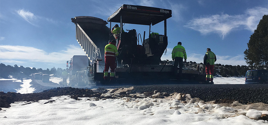 Asfaltos Vicálvaro realizando tareas de conservación de carreteras